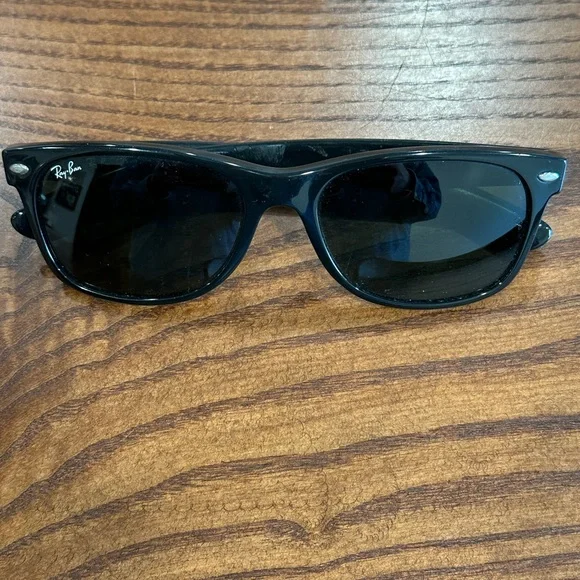 Ray-Ban Classic Black Sunglasses RB2132 - Picture 2 of 10